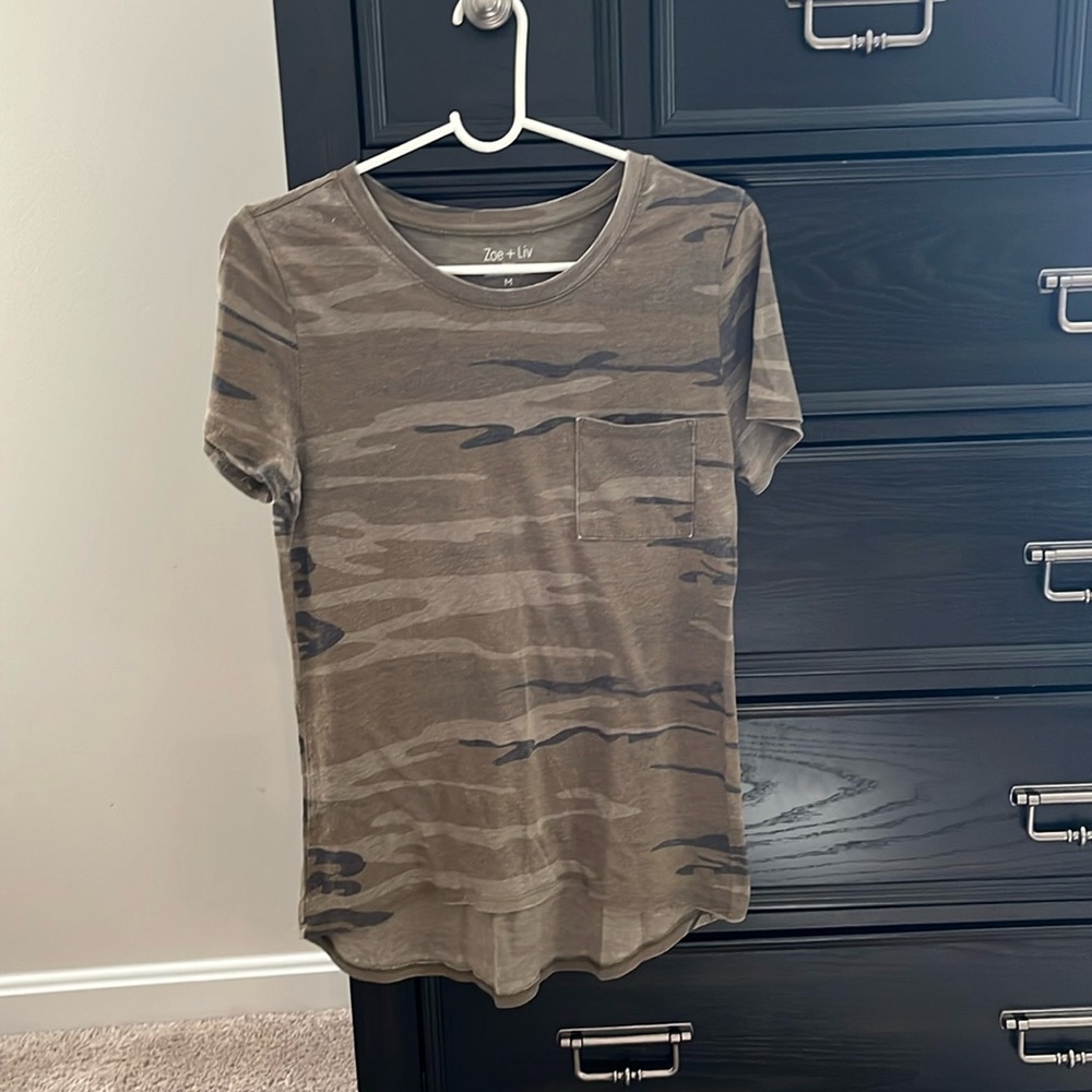Zoe and Liv Tee